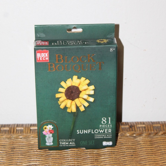 Block Tech.  Block Bouquet: Red Rose (120 pieces)  & Sunflower (81 pieces). - Picture 3 of 6
